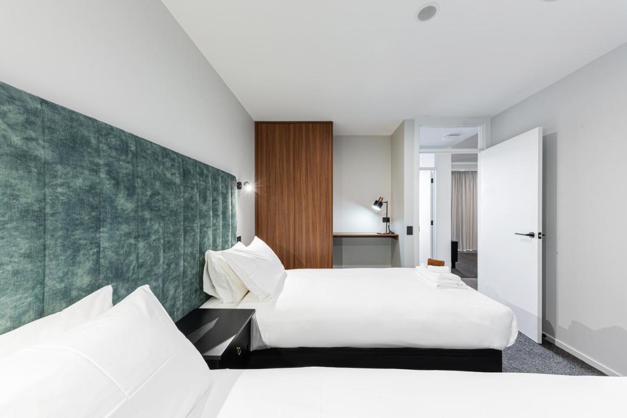 Galaxy Boutique Hotel Lake Tekapo Exterior foto A room at the hotel